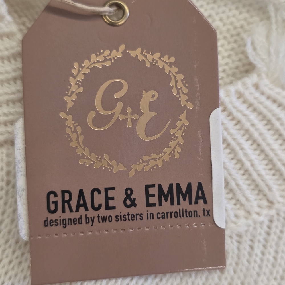 Grace & Emma Star Distressed Sweater Cream Black NWT Medium - Picture 8 of 10
